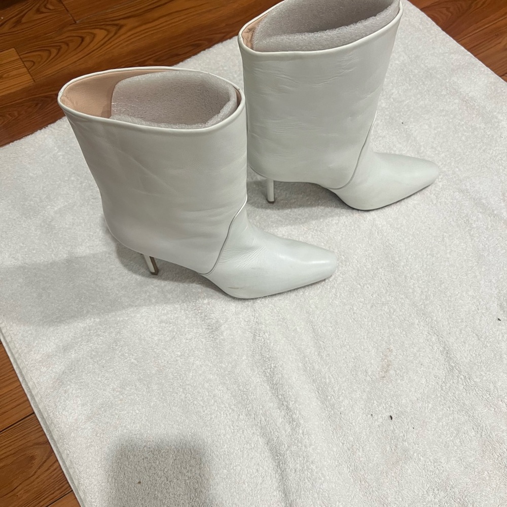 Stuart Weitzman Ivory Heeled Boots